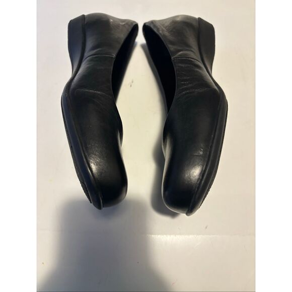 earth Black Leather Flats - Picture 6 of 6